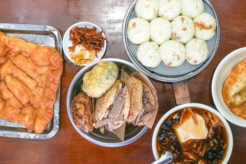 Try 12+ dishes at 6+ stops while exploring Beijing’s historic hutongs and tasting the unforgettable flavors of Old Beijing. 1
