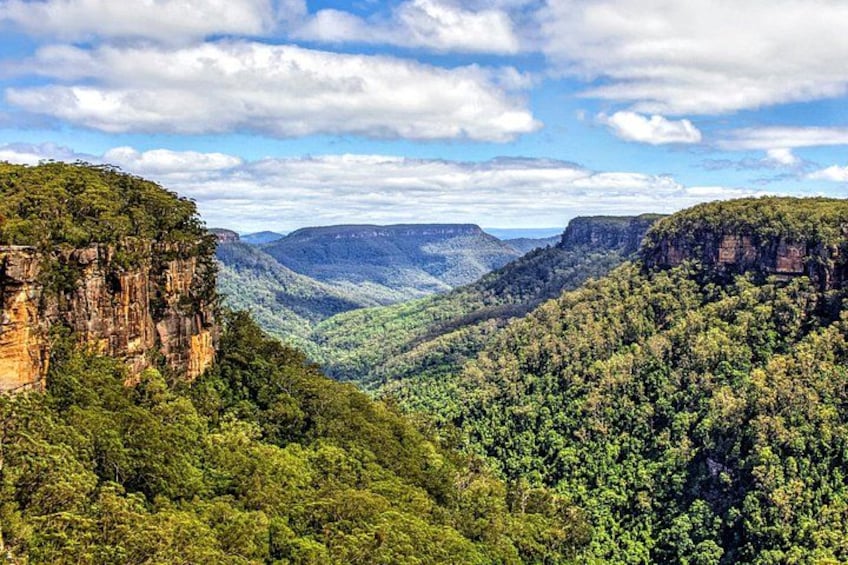 Marvel at sandstone escarpments of the Yarrunga Valley 2