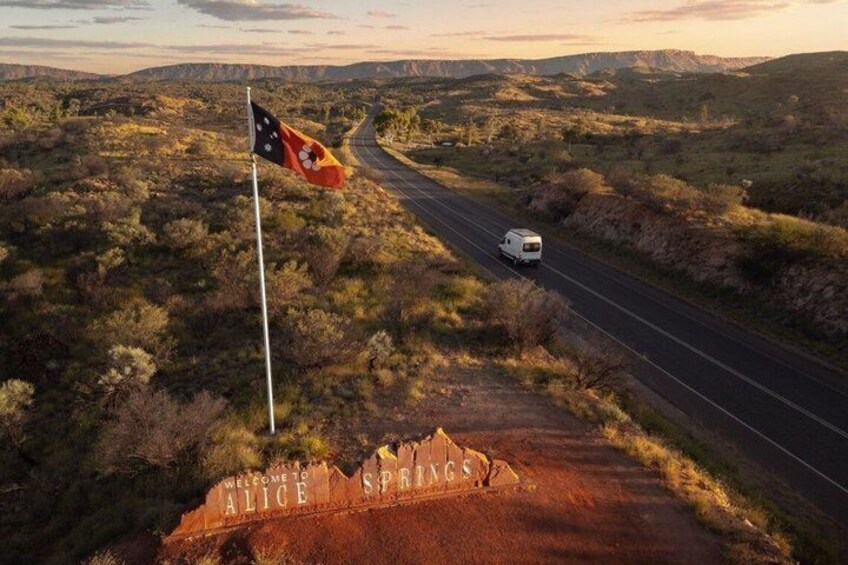 Alice Springs to Uluru (Ayers Rock) Coach Transfer 3