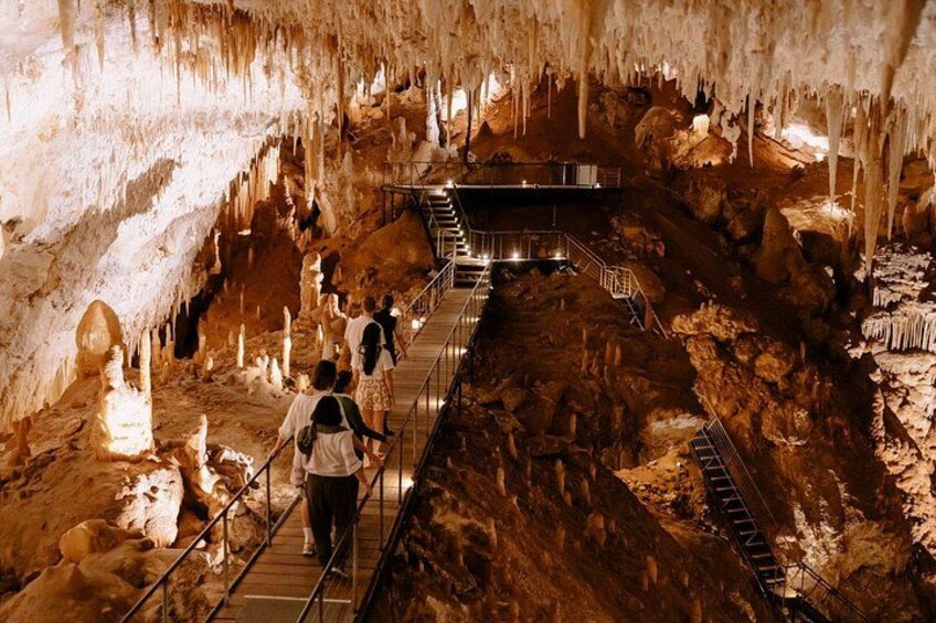 Jewel Cave Fully-guided Tour (Located in Western Australia) 4