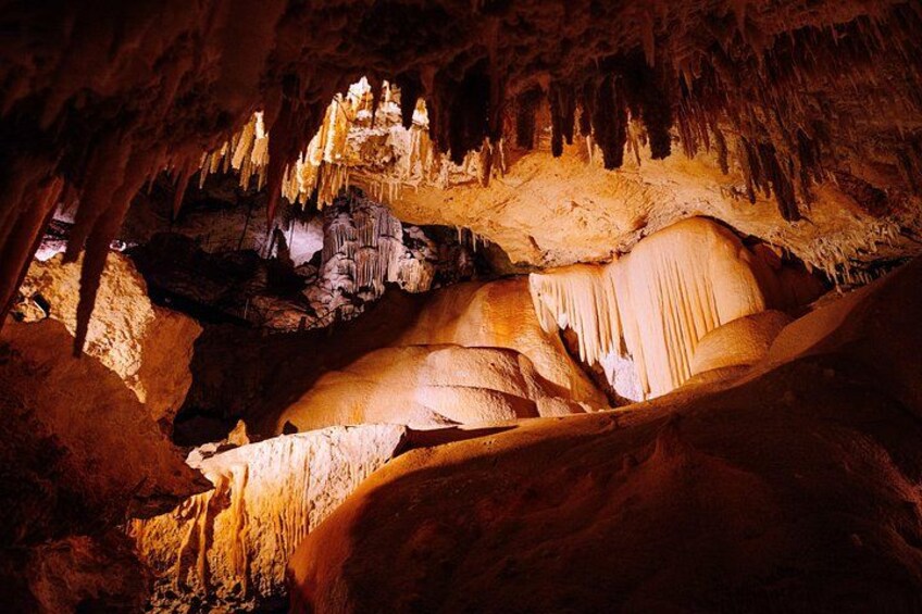 Jewel Cave Fully-guided Tour (Located in Western Australia) 2