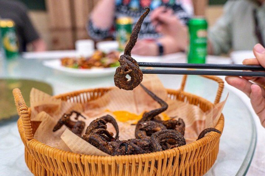 Guangzhou Evening Food Tour Through Local Neighborhood 4