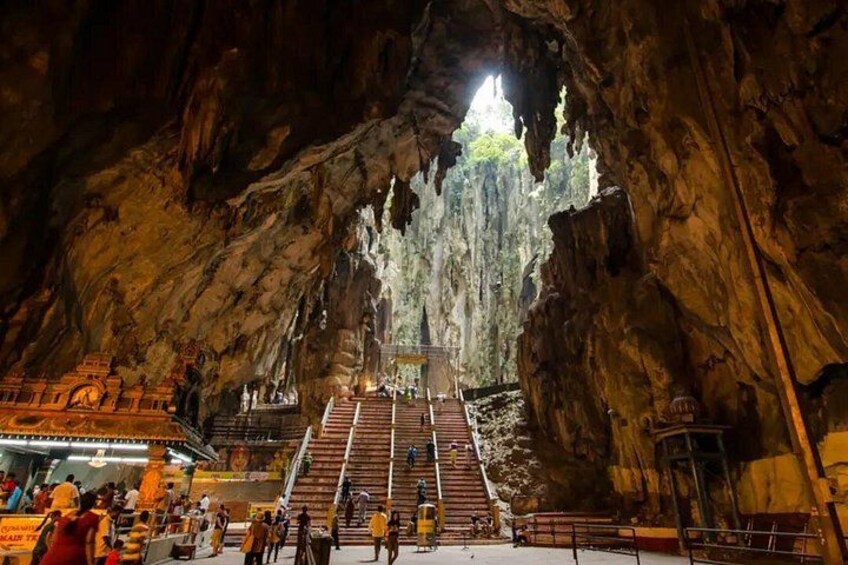 Genting Highlands with Batu Caves Day Tour Sharing Basis 4
