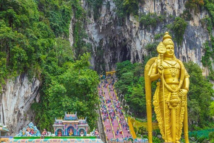 Genting Highlands with Batu Caves Day Tour Sharing Basis 5