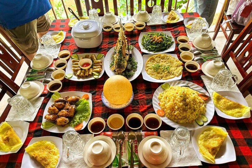 Authentic Vietnamese Set Lunch (Elephant Ear Fish, Spring Rolls & Local Soup) 4