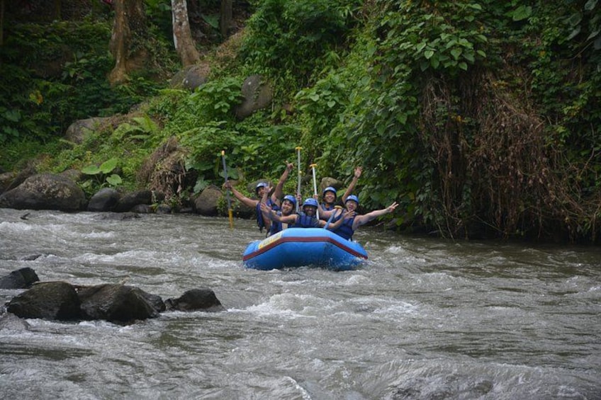 Fell the excitement of white water rafting 2