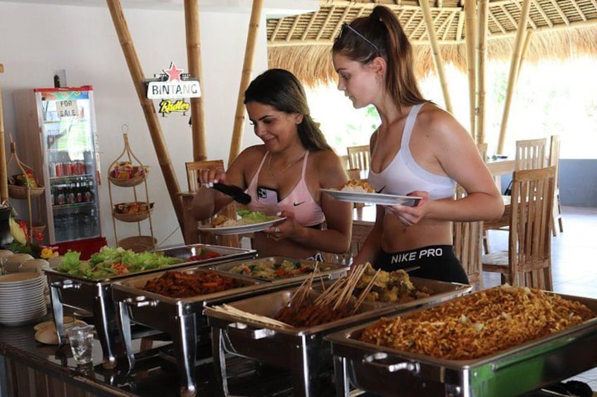 Treat yourself with a delicious Indonesian buffet lunch 5