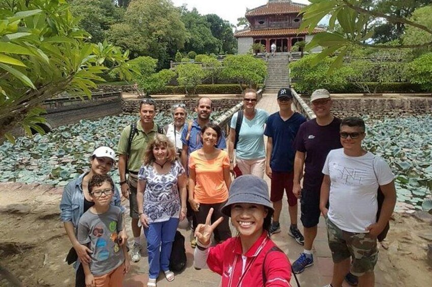 Deluxe group tour 2 5