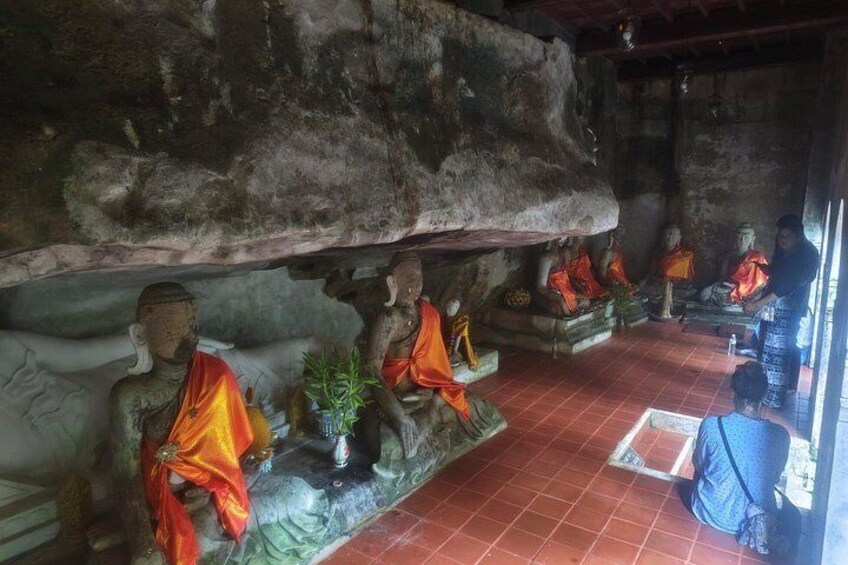 Wat Phra That Doi Suthep spiritual Sunrise Tour with an Ex-monk 2