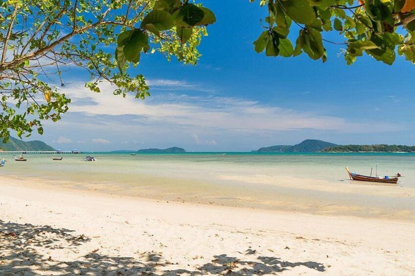 Scenic drive across the island, passing by iconic beaches 3