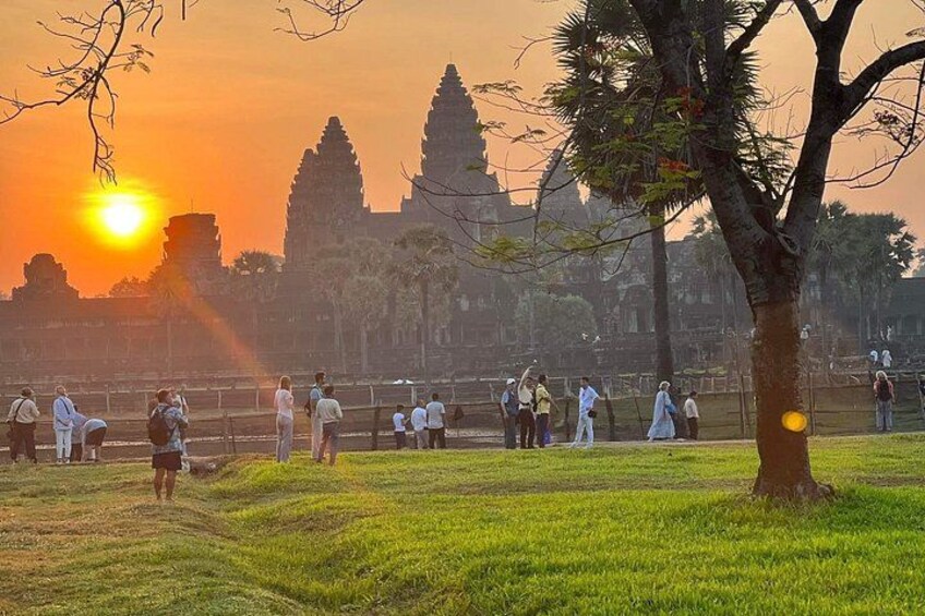 Angkor Wat Sunrise or Sunset Small-Group and Guide tours 1