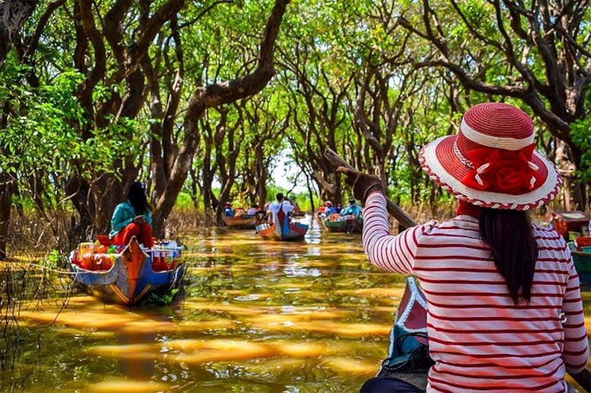 Kampong Phluk Floating Village Tour by Boat 2