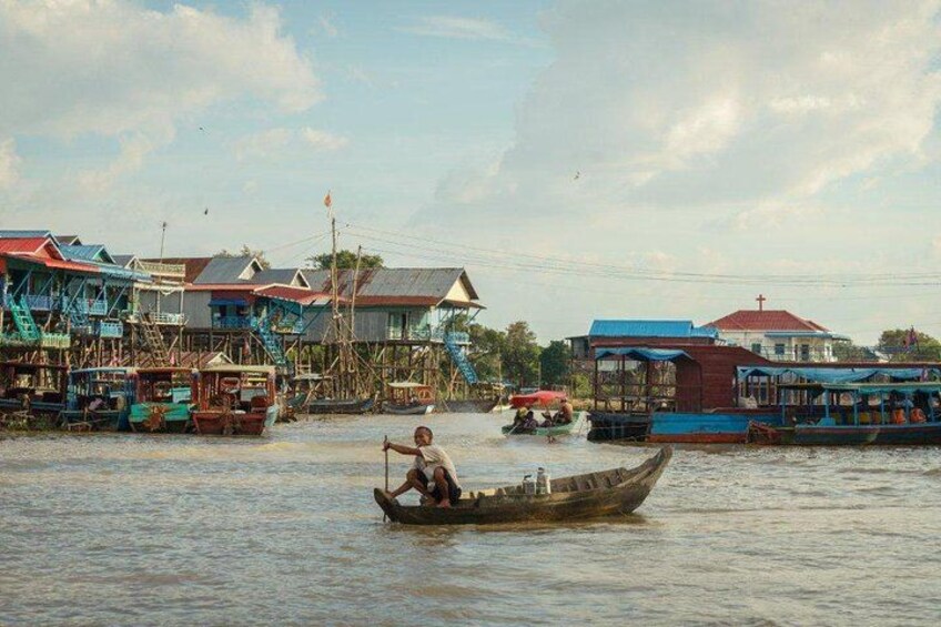 Boat trip on Floating Village 3