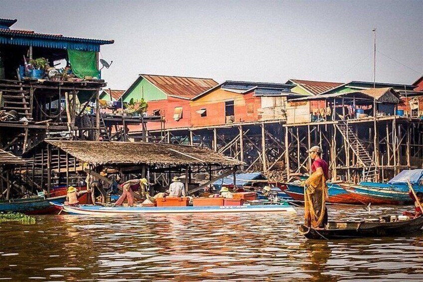 Kampong Phluk Floating Village Tour by Boat 3