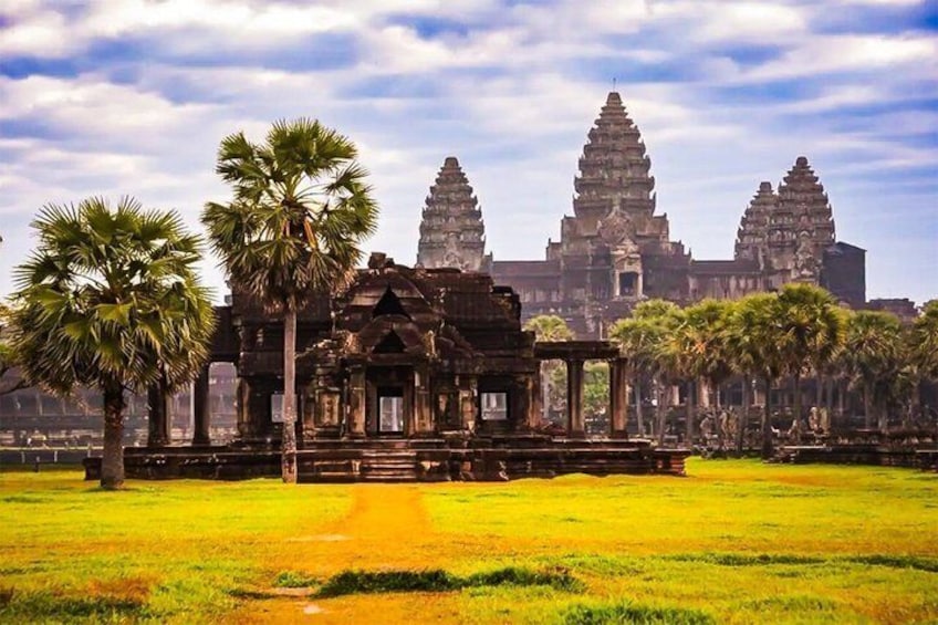Angkor Wat Sunrise or Sunset Tour with Guide from Siem Reap 4