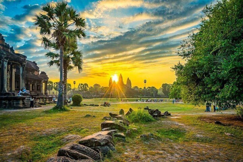 Angkor Wat Sunrise or Sunset Tour with Guide from Siem Reap 3