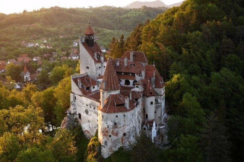 Day Tour to Bran Castle(Dracula's Castle) and Râșnov Fortress 3