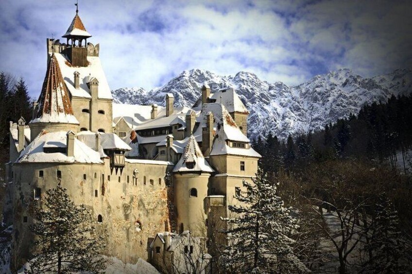 Day Tour to Bran Castle(Dracula's Castle) and Râșnov Fortress 4