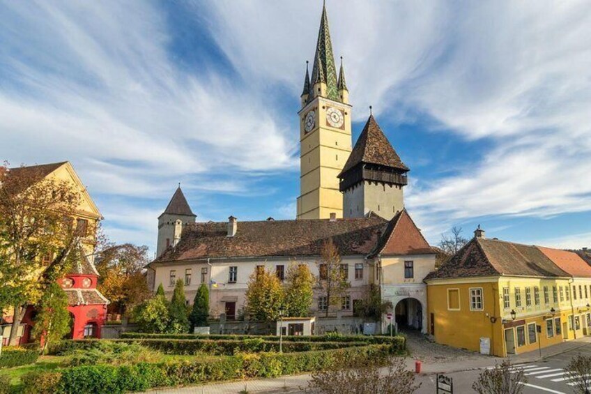 Last but not least on our way home we will visit the city of Medias, where we can see some of the best preserved medieval fortifications. 5