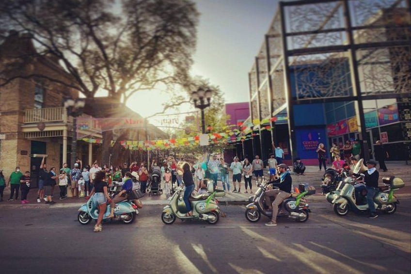 VESPA SiDECAR Tour in San Antonio with Tacos 2