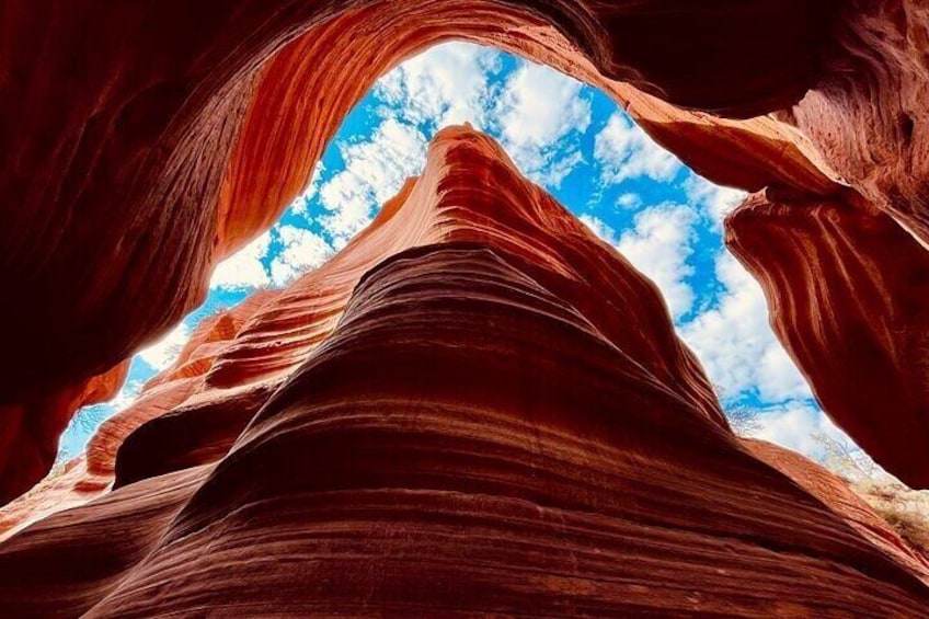 Peekaboo Slot Canyon UTV and Hiking Adventure (Private)