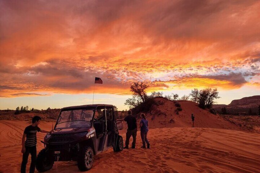 Peekaboo Slot Canyon UTV and Hiking Adventure (Private)