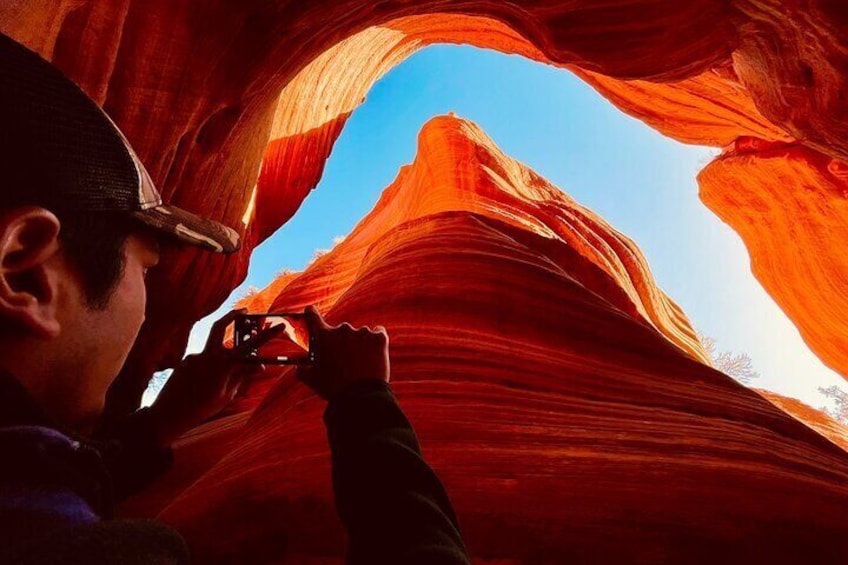 Peekaboo Slot Canyon UTV and Hiking Adventure (Private)