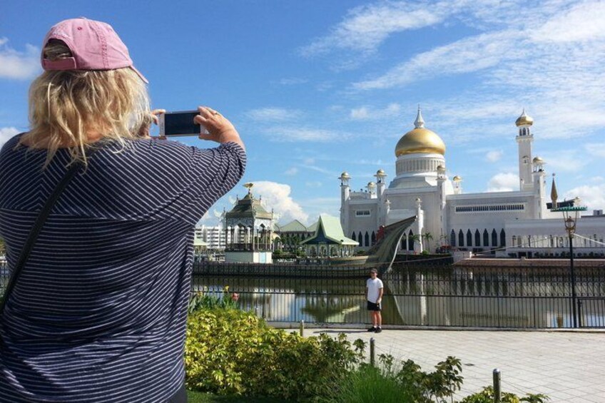 Private Bandar Highlight, Water Village & Proboscis Monkey Tour 3