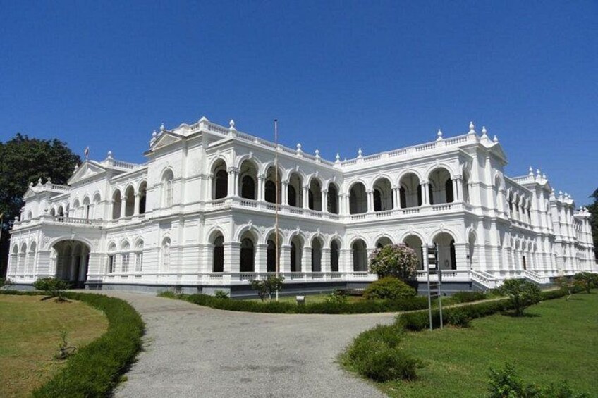 Colombo Museum Entrance 3