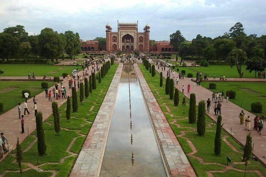 Sunrise Taj Mahal and Agra City Tour 3
