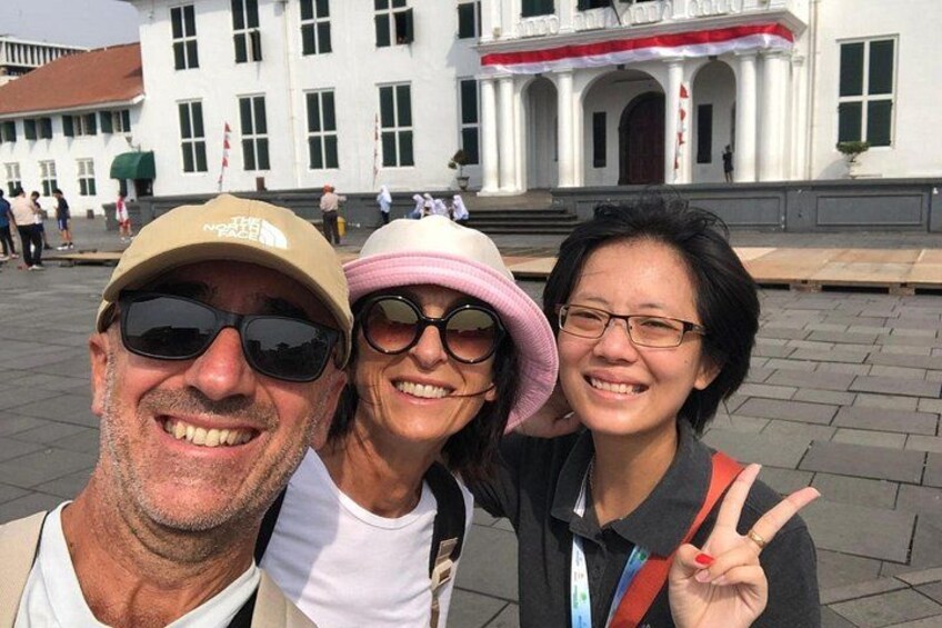 Jakarta Half-Day Guided Tour with a Private Fun Local Host 2