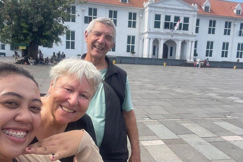Jakarta Half-Day Guided Tour with a Private Fun Local Host 5