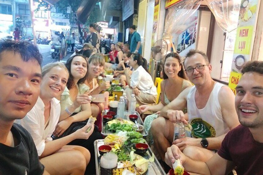 Hanoi street food tour (small group) 4