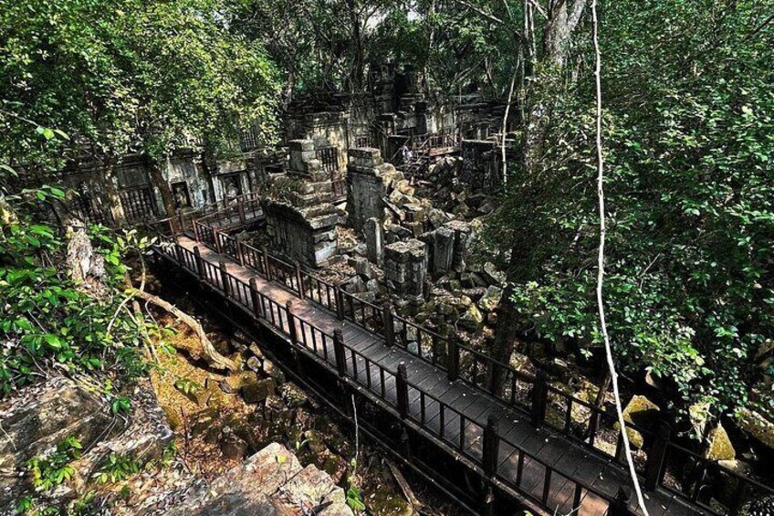 Full Day Banteay Srei Beng Mealea and Koh Ker Small Group Tour 1