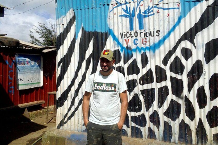 Solo visits visitkiberaexpeditions.com kibera slum tour 5