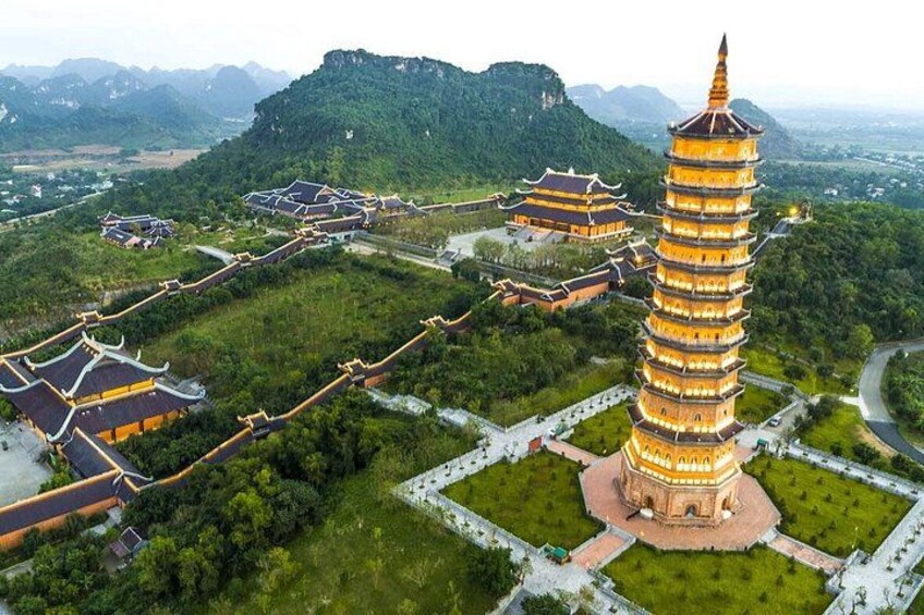 Hoa Lu – Trang An Day Tour by Limousine from Hanoi | Small Group 2