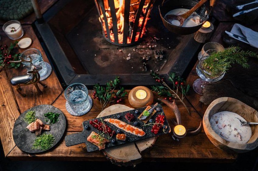 PRIVATE SERVICE Glass Igloo Dinner Under Northern Lights***** 1