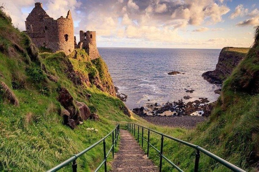 Dunluce Castle - Giants Causeway Experiences 4
