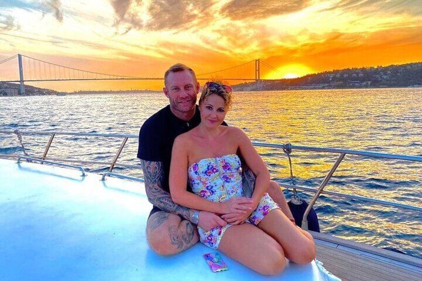 Sunset Cruise on Luxury Yacht Istanbul Bosphorus 1