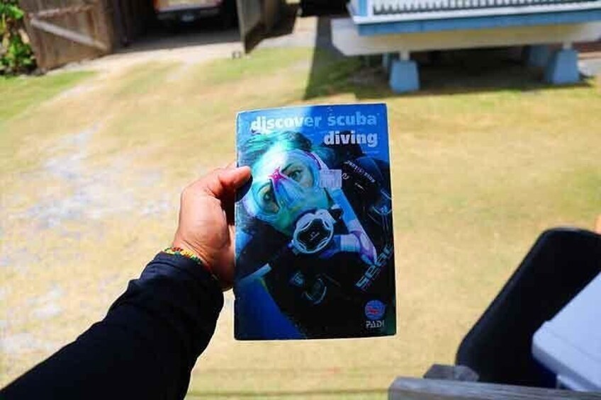 All books included in diving experience.