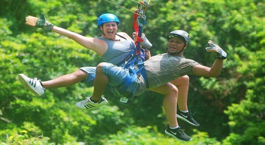 Flying like real eagles in Roatan