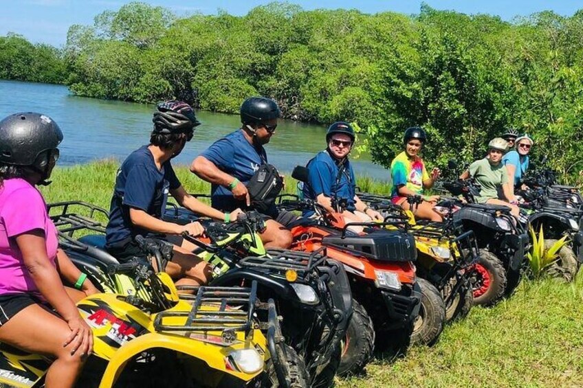 Roatan VIP Free-Style Private Tour 3