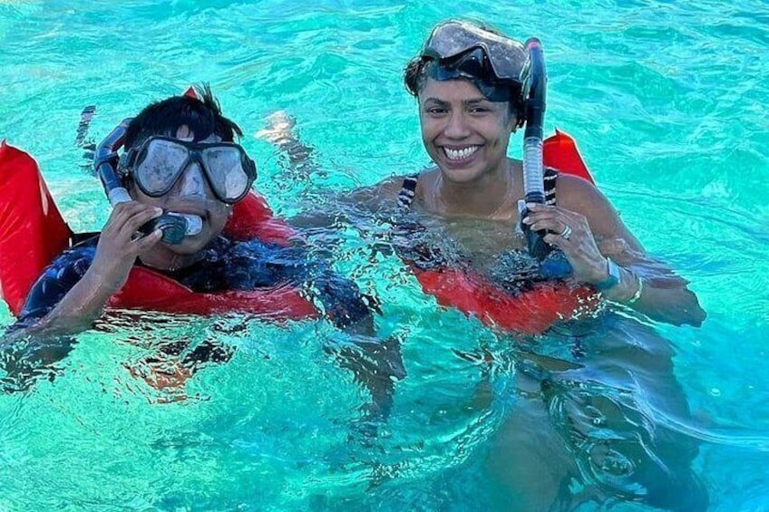 Reef Snorkeling Rose Island Turtle viewing and Private Beach 2