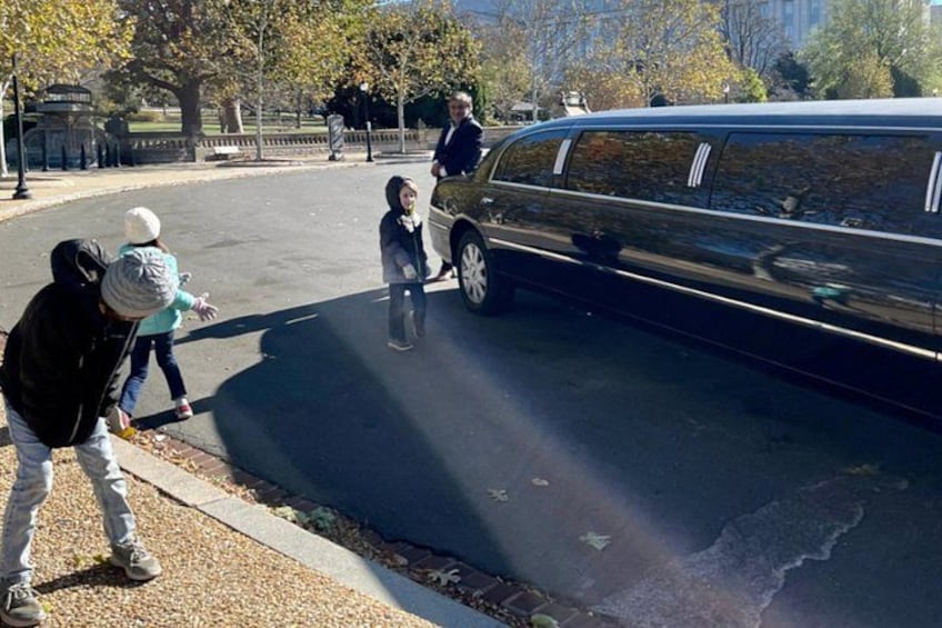 Lincoln Stretch Limousine Tour 2