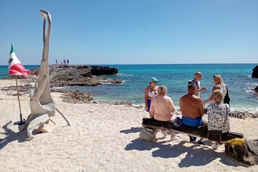 Cozumel Private Jeep Tour with Snorkeling Experience and Lunch 3