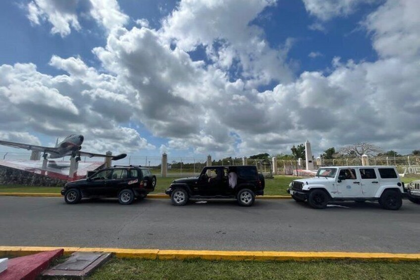 Cozumel Private Jeep Tour with Snorkeling Experience and Lunch 3