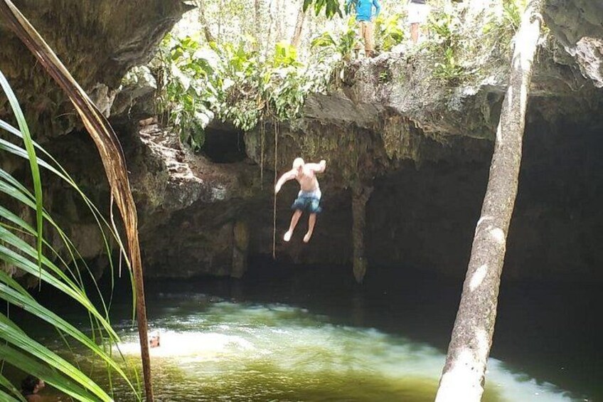 Cozumel Jeep Adventure to Jade Caverns with Lunch and Snorkel 3
