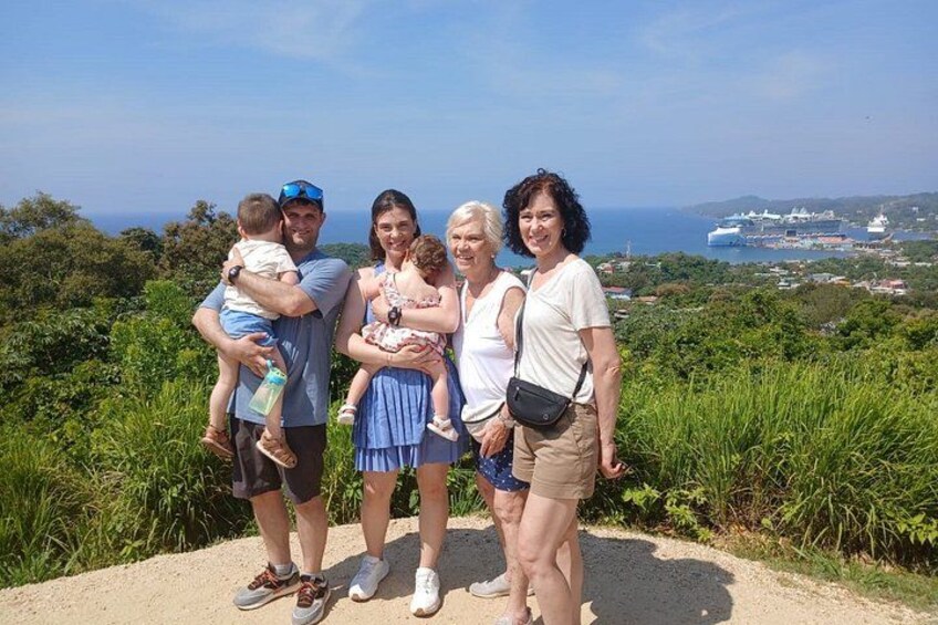 Roatan Wildlife Monkeys,Sloths, chocolate Rum tasting Island Tour 2