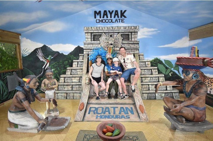 Roatan Wildlife Monkeys,Sloths, chocolate Rum tasting Island Tour 5