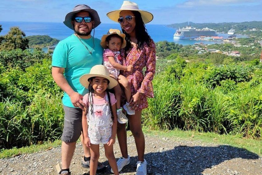 Roatan Wildlife Monkeys,Sloths, chocolate Rum tasting Island Tour 4